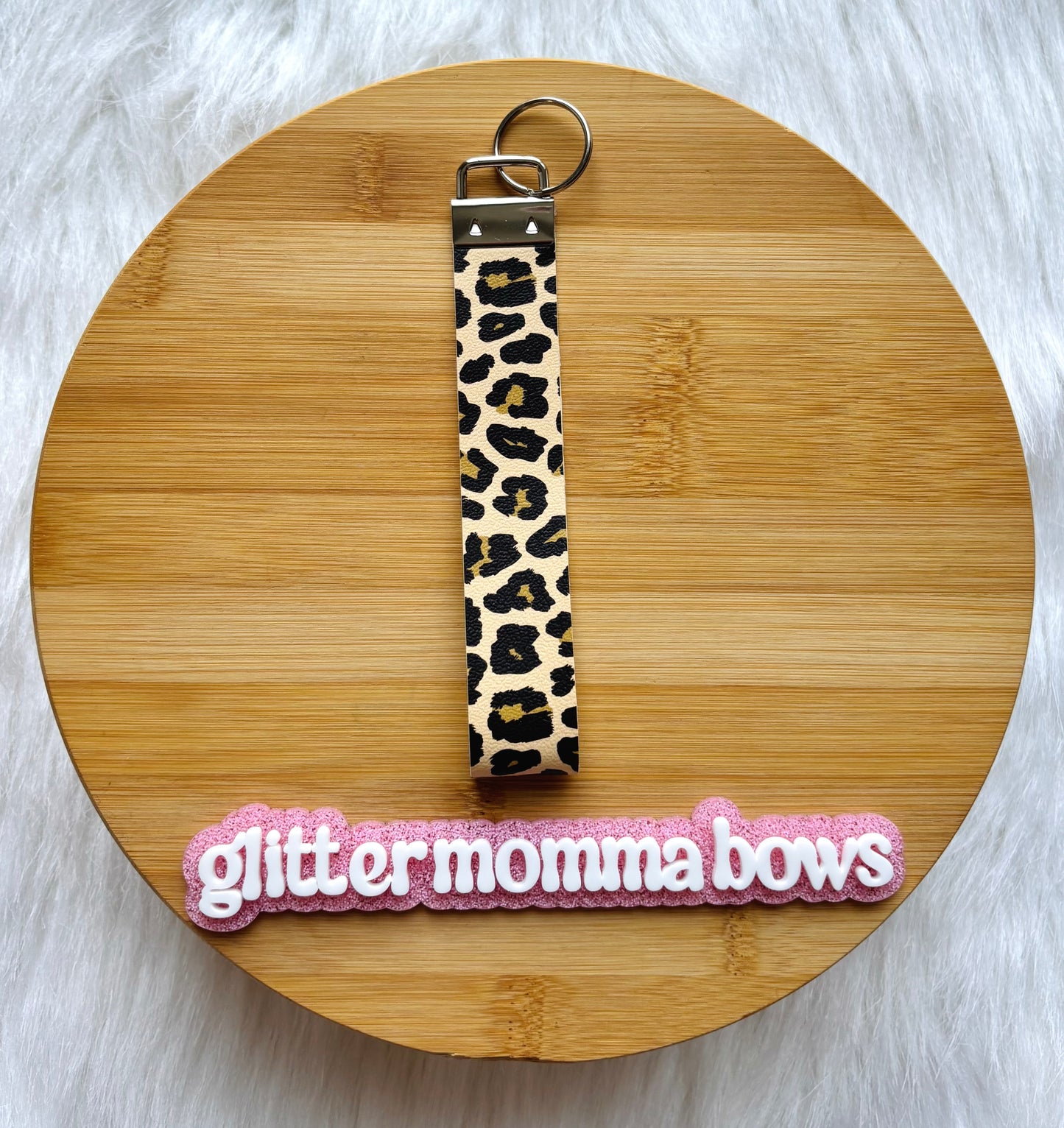 Trendy Leopard Print Wristlet Keychain – Cute Everyday Key Fob Bracelet