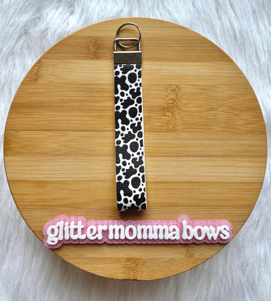 Trendy Cow Print Wristlet Keychain – Cute Black & White Key Fob Bracelet