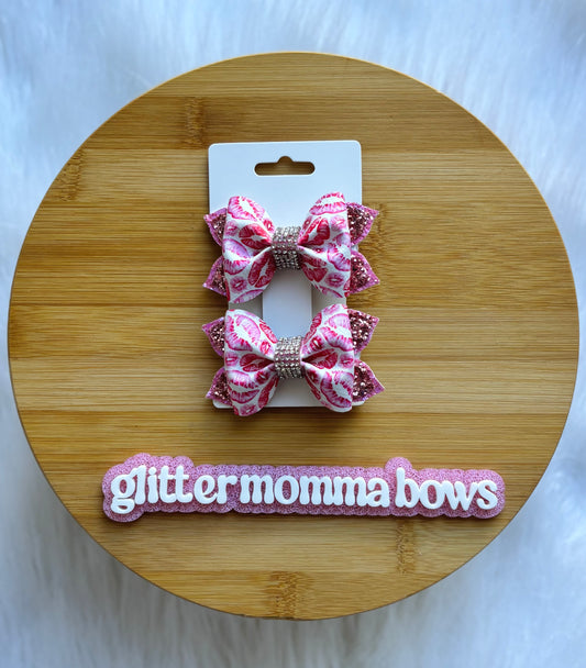 Sealed with a Kiss | 3” Valentine Piggies